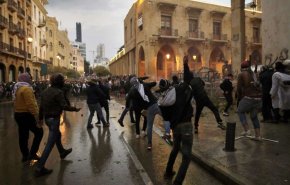 لبنان... انتقال المواجهات إلى أمام فندق لو غراي في بيروت