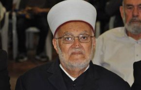 قوات الاحتلال تقتحم منزل الشيخ عكرمة صبري