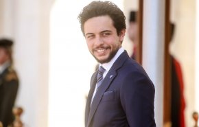 شاهد.. ولي العهد الاردني في الامارات بالزي العسكري!