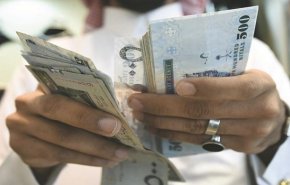 لسد العجز .. السعودية تستقرض مليارات الدولارات