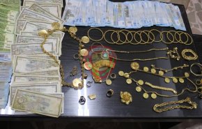 استغل سفر جارته وسرق مصاغا بقيمة 50 مليون ليرة سورية!