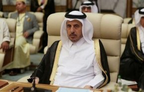 ماذا قال رئيس وزراء قطر المستقيل في أول تغريدة له؟