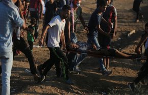 الاحتلال يستعمل الرصاص الحي ضد المحتجين على صفقة ترامب بغزة