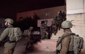 الاحتلال يبعد إمام مصلى الرحمة عن المسجد الاقصى لمدة 6 اشهر 