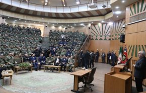 ظريف: التطورات تجري لصالحنا وعلى حساب القوى السلطوية
