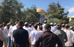 عشرات المستوطنين يقتحمون المسجد الأقصى