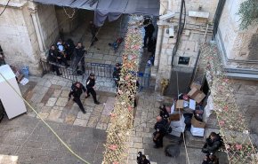 الاحتلال يصيب فلسطينيا بعد طعنه شرطيا إسرائيليا قرب الأقصى