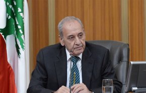 نبیه بری یهنئ قائد الثورة بذكرى الانتصار 