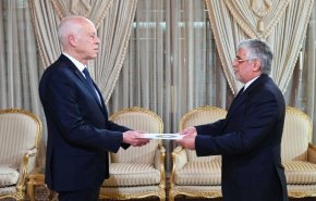 السفير الايراني الجديد يقدم اوراق اعتماده للرئيس التونسي 