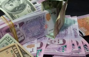 يتعاملون بغير الليرة السورية والأمن الجنائي لايلاحقهم!