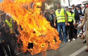 بالصورو الفيديو.. جماهير المغرب ترفض صفقة ترامب وتهتف لفلسطين