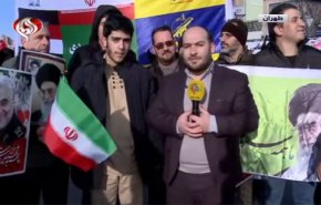 بدء توافد الشعب الإيراني لاحياء ذكرى انتصار الثورة