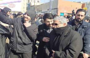 شاهد.. العميد قاآني يشارك في مسيرات ذكرى انتصار الثورة