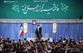 قائد الثورة يستقبل جمعا من المنشدين الدينيين 