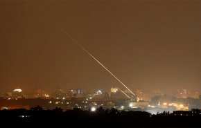 الاحتلال يعلن إطلاق قذيفتين من غزة باتجاه 