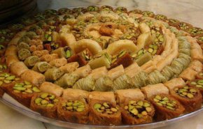 هكذا تتناول الحلويات ولا يزداد وزنك!