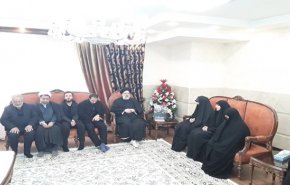 آية الله رئيسي يزور اسرة الشهيد قاسم سليماني