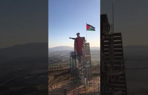 ماذا يعني تمثال سليماني في جنوب لبنان مؤشرا بأصبعه بإتجاه الجليل المحتل؟