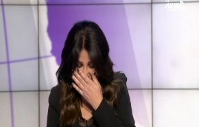 شاهد..مذيعة العربيـة لم تحتمل كذب المراسل فانفجرت من الضحك