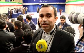 شاهد لحظة إدلاء قائد الثورة الاسلامية بصوته بالانتخابات الايرانية