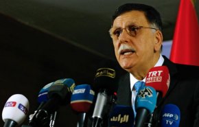 إنها عاجزة..