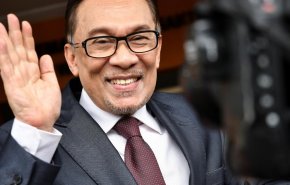 ماليزيا.. أنور إبراهيم الخليفة المحتمل لمهاتير محمد