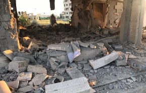 شاهد.. فيديو مؤثر مقدسي يهدم بيته بيده تحت التهديد!