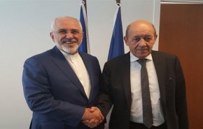 ظريف ونظيره الفرنسي يناقشان التطورات المتعلقة بكورونا وبعض القضايا الثنائية