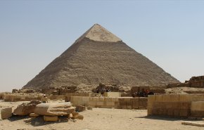 انتحار شاب مصري في منطقة  أهرامات الجيزة