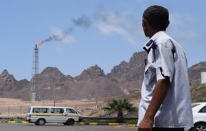 مخطط إماراتي لنهب نفط اليمن.. تسلل عبر البحر