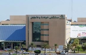 ماذا تفعل السعودية بالبدون؟... سيّدة تلد أمام المشفى وغضب واسع یلهب الشارع!