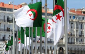 الجزائر.. كورونا يؤجل النقاش حول مسودة الدستور الجديد