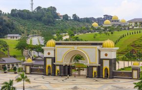 ملك ماليزيا وزوجته في الحجر الصحي بسبب كورونا