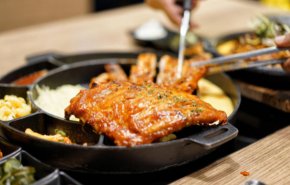 هل ينتقل فيروس كورونا عن طريق الطعام؟