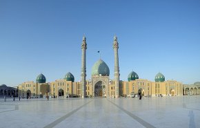 أيا قمرَ الماضينَ دُمتَ ضياءا