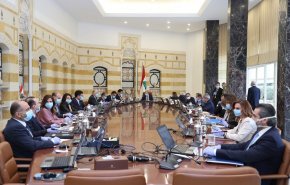 لبنان.. توزيع مساعدات مالية وأزمة المصارف مستمرة