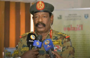 السودان.. إقالة والي الخرطوم لمخالفته قرار وقف صلاة الجماعة في المساجد
