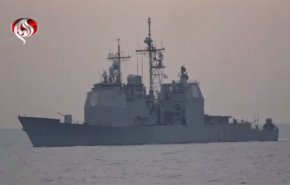 شاهد ماذا فعلت القوات الإيرانية بالبوارج الامريكية بالخليج الفارسي
