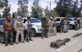 منشقون عن 