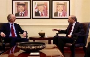 الصفدي وبيدرسون يبحثان بشان معالجة الازمة السورية