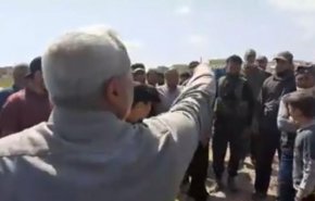 سوري يتبرأ من ابنه إذا بقي في صفوف
