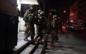 اعتقالات في القدس تطال 7 فلسطينيين بعد مداهمة منازلهم
