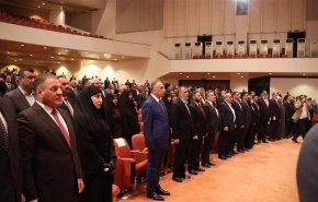 حكومة الكاظمي تنال ثقة البرلمان وتؤدي اليمين الدستوري