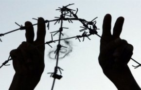'حماس' تدعو لمقاطعة كل بنك يعطل حسابات الأسرى