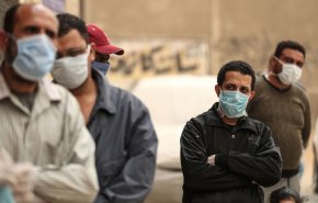 13 وفاة و393 إصابة جديدة بفيروس كورونا في مصر 
