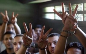 الحركة الأسيرة تدعو لمقاطعة البنوك الراضخة للإحتلال
