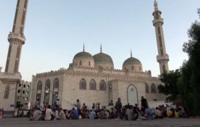 شاهد ماذا يفعل سكان الحديدة لكسر سلاح العدوان 