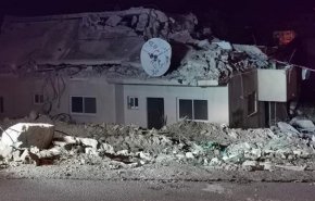آليات الاحتلال تهدم منزل أسير فلسطيني بالضفة

