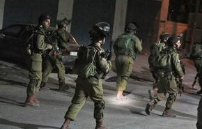 الاحتلال يعتقل 3 فلسطينيين من نابلس