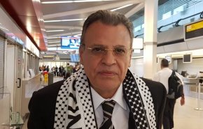 مذيع الجزيرة يقدم طلبا غريبا لمسؤولي السعودية